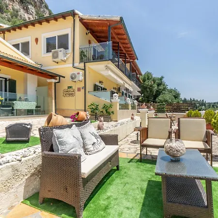 Angela * פאלאוקסטריצה