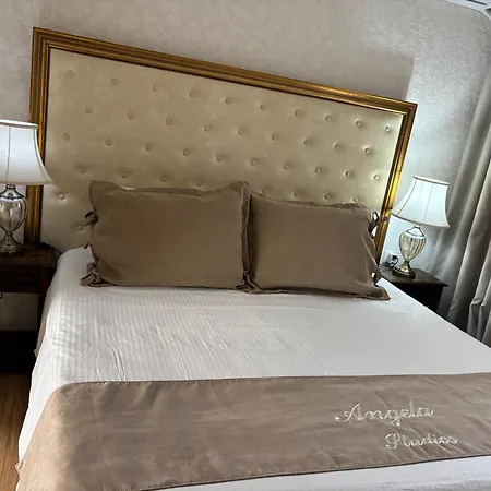 Angela Nyaraló Paleokasztríca
